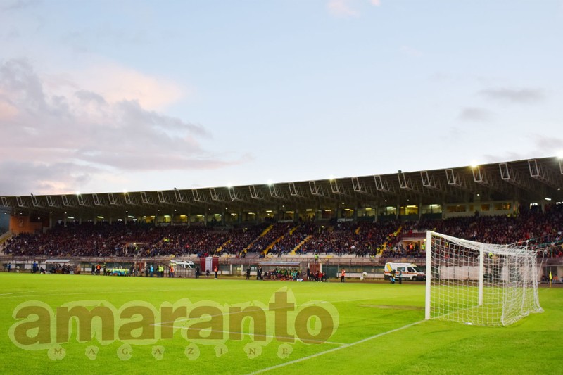 la tribuna di Arezzo-Pisa, play-off dell'anno scorso